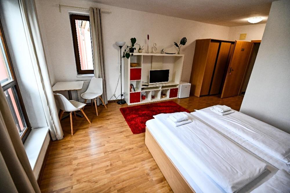 Aparthotel Faust Дечин Екстер'єр фото