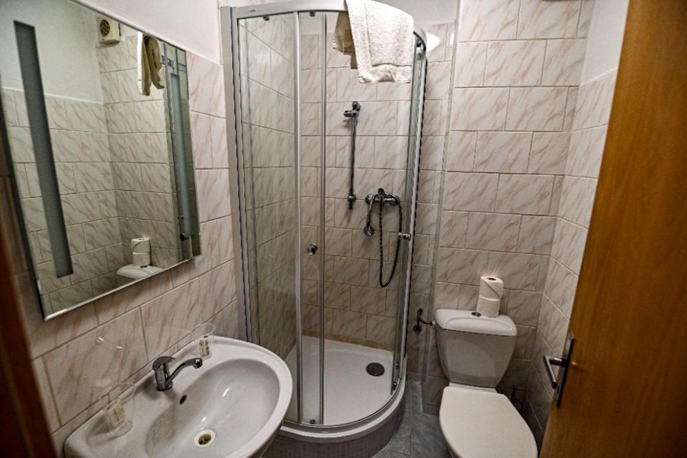Aparthotel Faust Дечин Екстер'єр фото